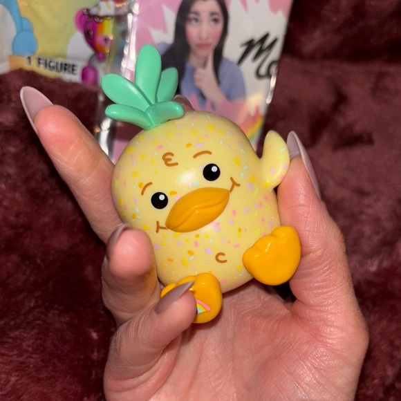 Moriah Elizabeth series 2 Color Splash Mystery Figure - Picture 6 of 6